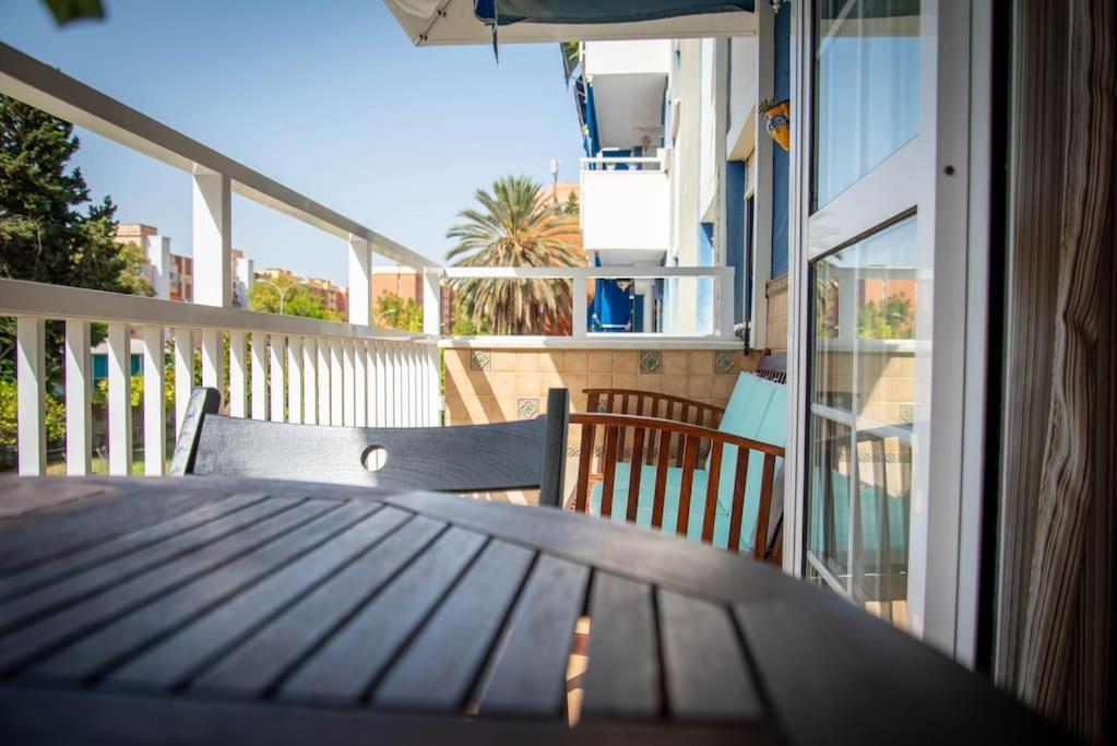 Piso Con Jardin Apartment Malaga Bagian luar foto