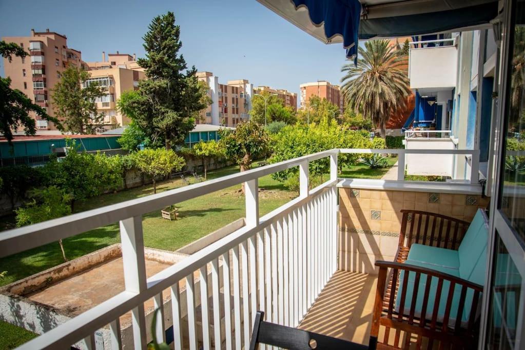 Piso Con Jardin Apartment Malaga Bagian luar foto