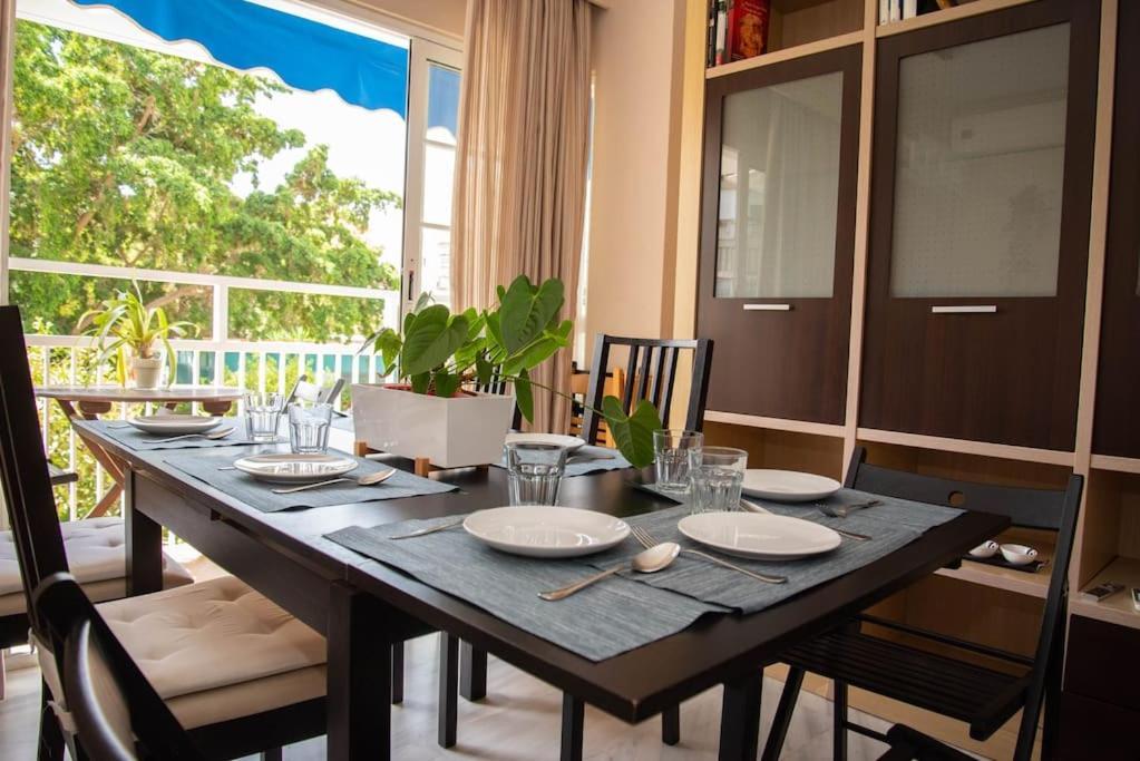 Piso Con Jardin Apartment Malaga Bagian luar foto