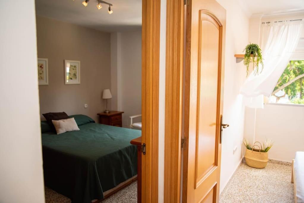 Piso Con Jardin Apartment Malaga Bagian luar foto
