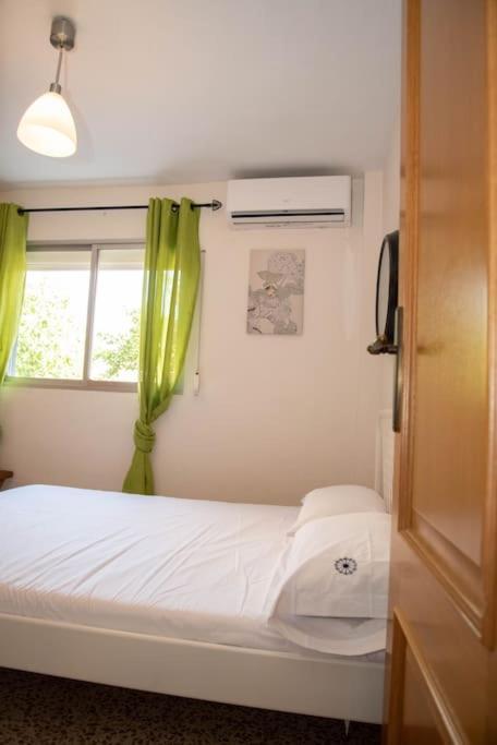 Piso Con Jardin Apartment Malaga Bagian luar foto