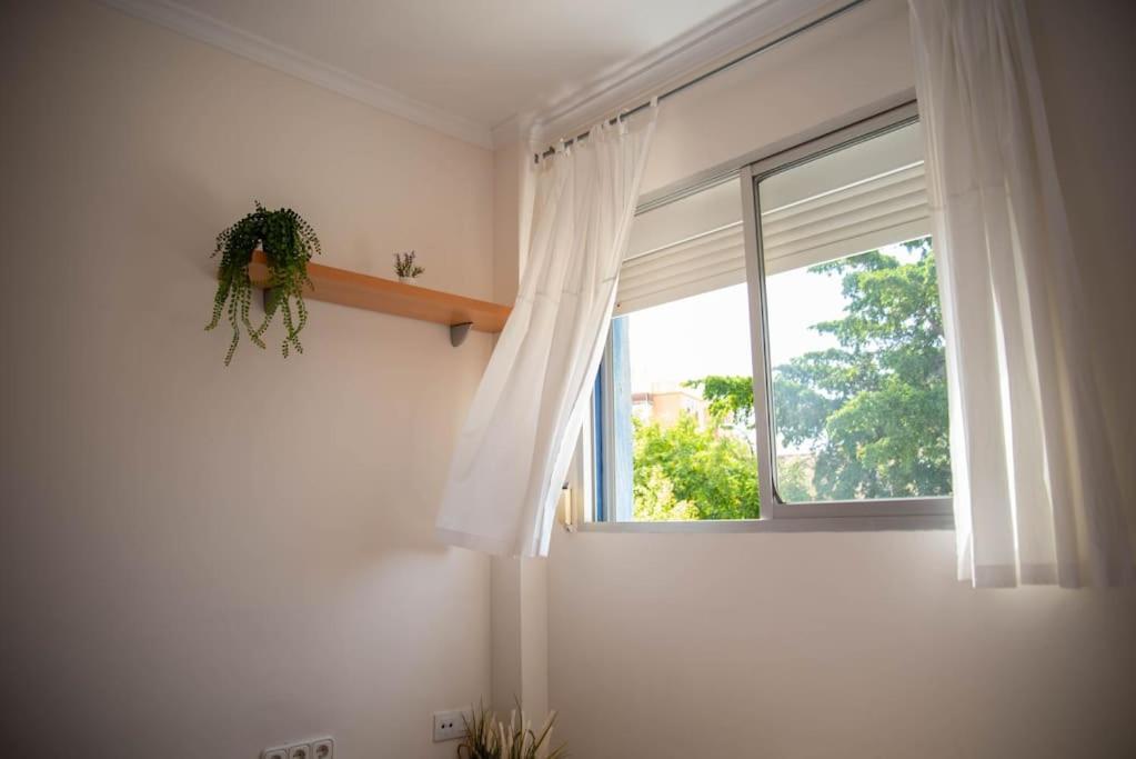 Piso Con Jardin Apartment Malaga Bagian luar foto