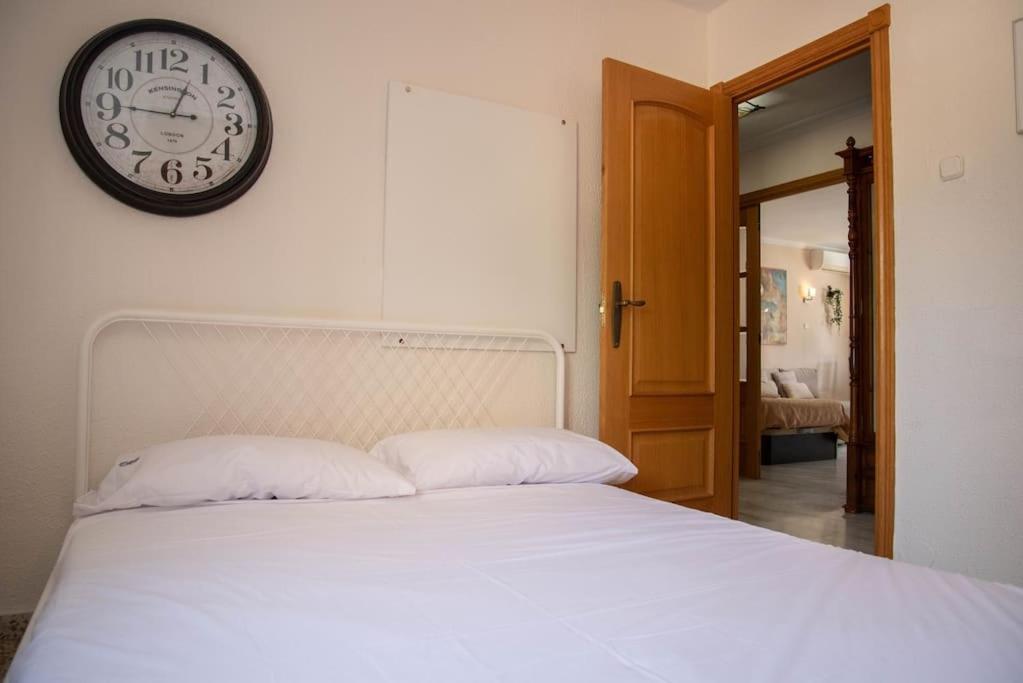 Piso Con Jardin Apartment Malaga Bagian luar foto